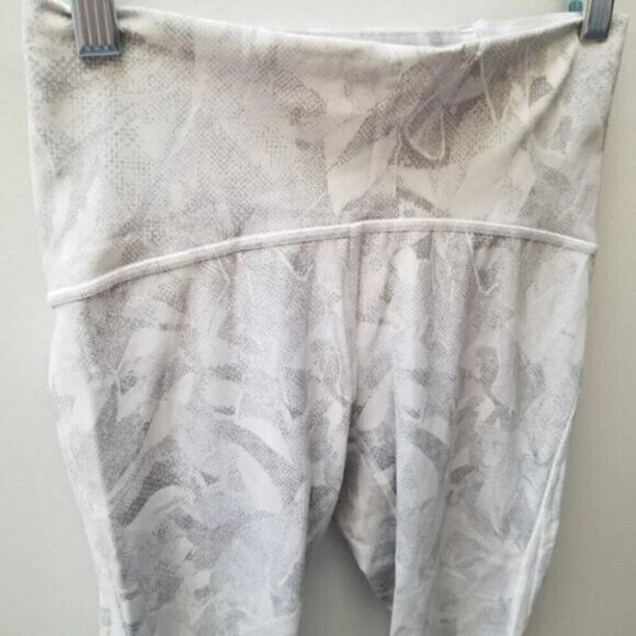 Lululemon Train Times Crop *21" Jasmine White Multi / White  4 - Picture 5 of 9